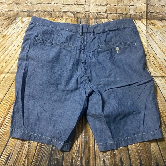 Gap Blue Chambray Cotton Flat Front Straight Fit Shorts - Picture 3 of 5